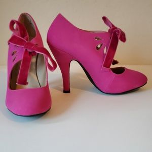 Women's Fuchsia Pumps